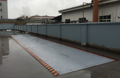 化工廠(chǎng)3X18米100噸地磅安裝現(xiàn)場(chǎng)